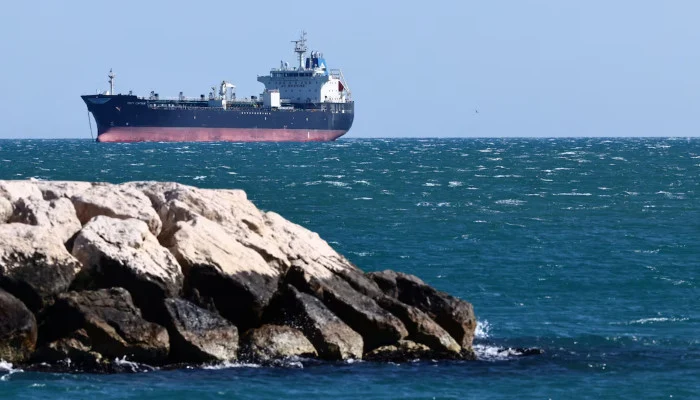 Oil prices jump on renewed US-Iran hostilities