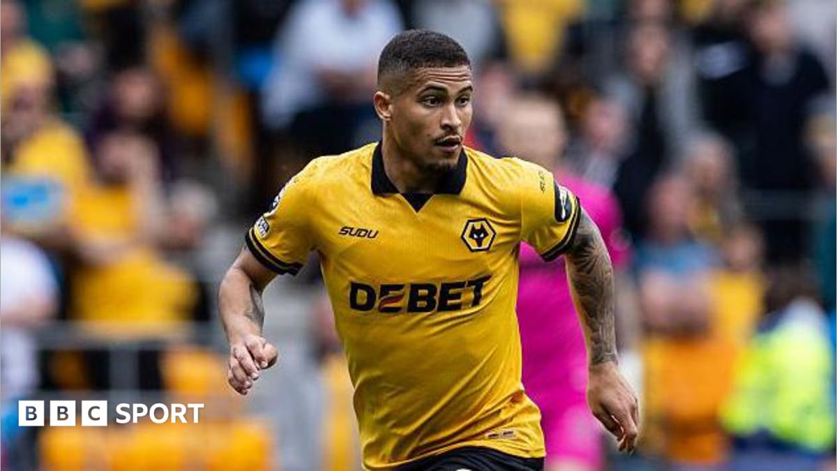 Villa sign Wolves midfielder Gomes in £38m deal