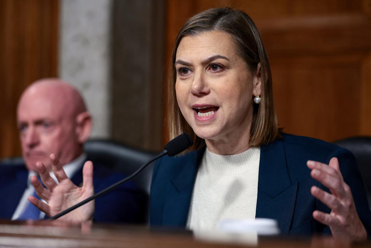 Senators urge Trump to bar Chinese automakers from building cars in US