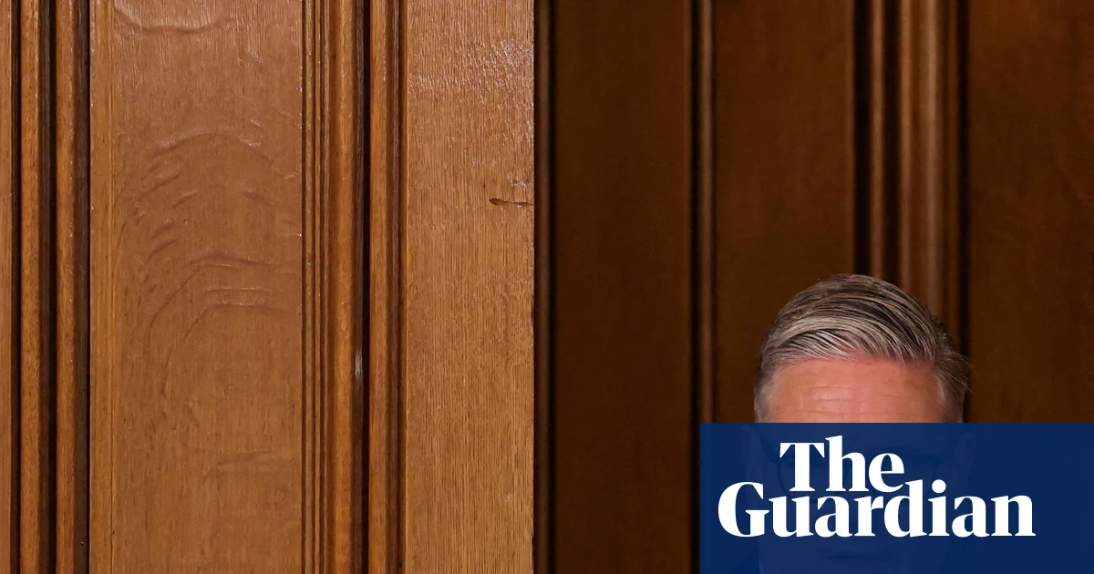 Starmer tells cabinet he will not quit without leadership challenge