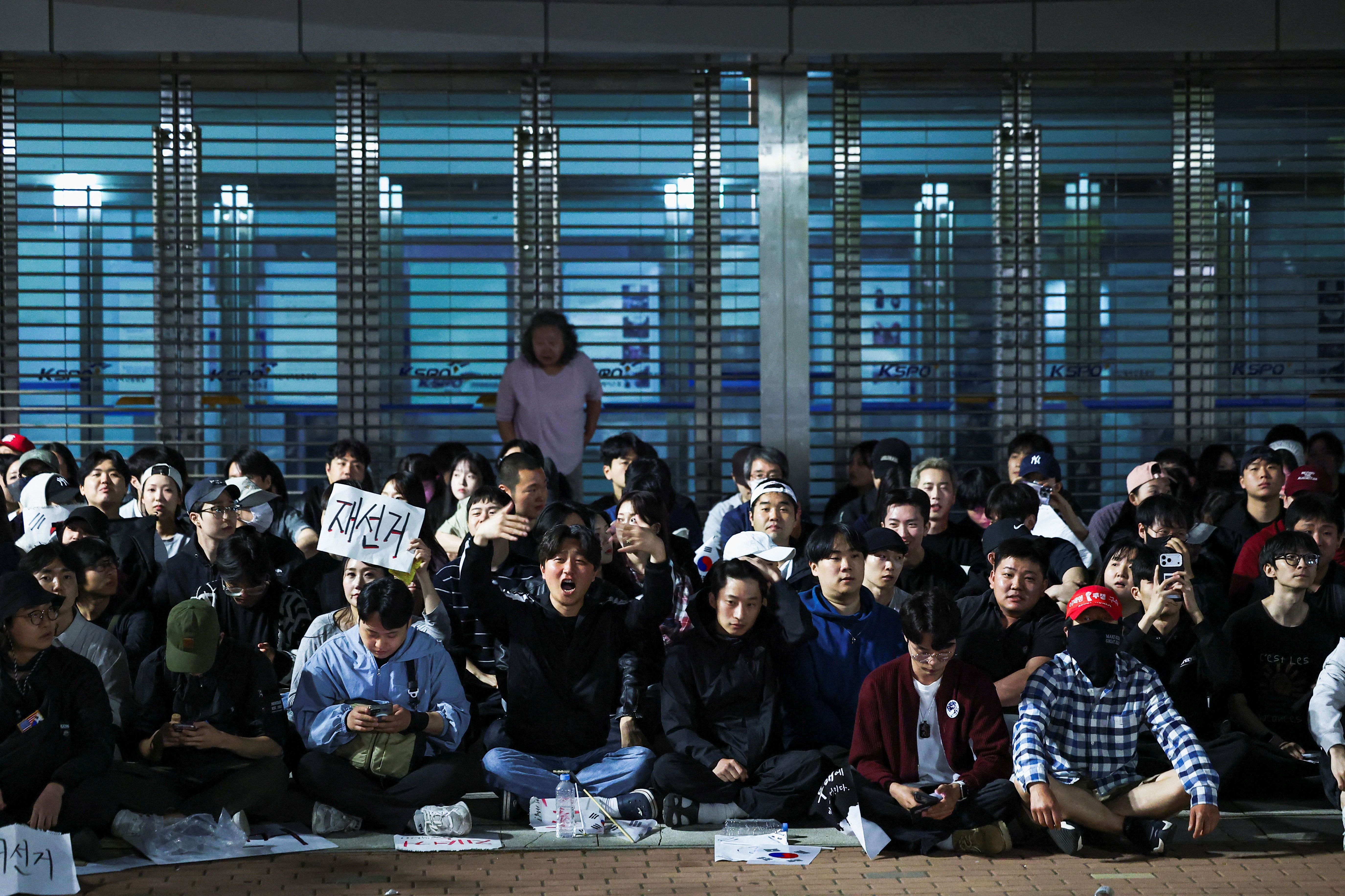 South Korean protesters keep calling for re-run of election after ballot shortage