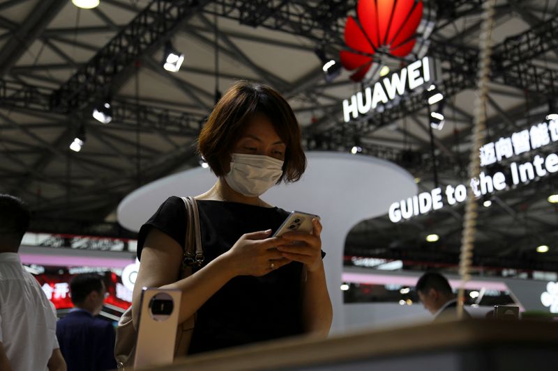 Huawei signs deal with Vietnamese bank SHB to expand Vietnam footprint
