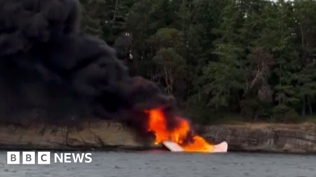 All passengers rescued after fiery seaplane crash
