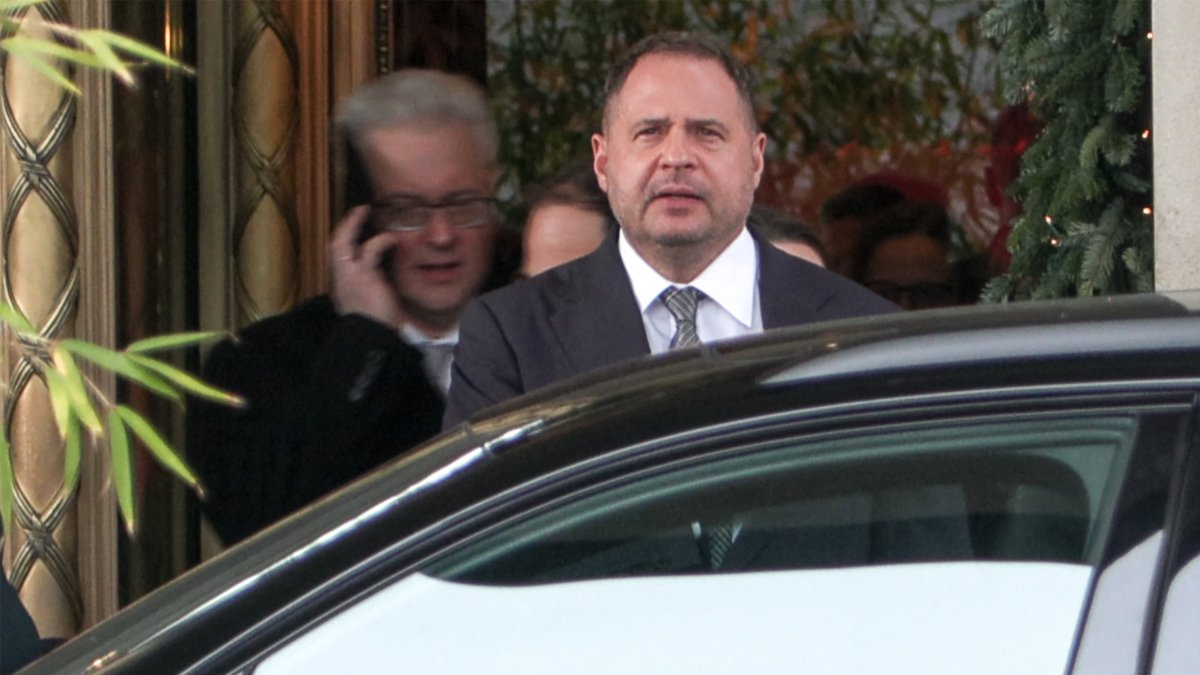 Ex-Zelenskyy aide tied to multimillion-dollar laundering probe in Ukraine