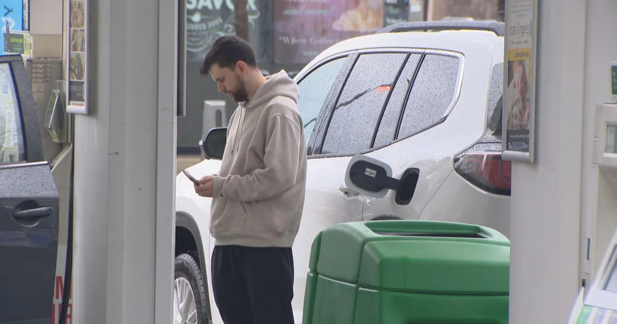 Gas prices keep surging in Chicago and beyond amid war in Iran