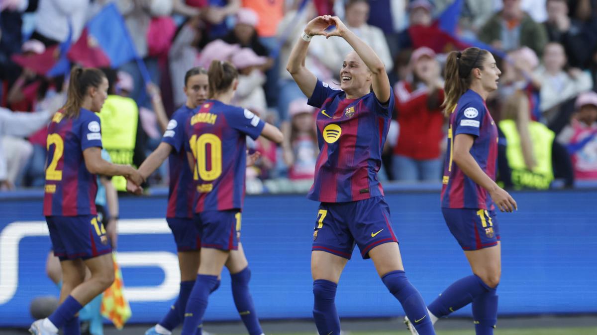 El FC Barcelona femenino golea al OL Lyonnes en la final de la Champions League femenina por 4-0 con un doblete de Ewa Pajor
