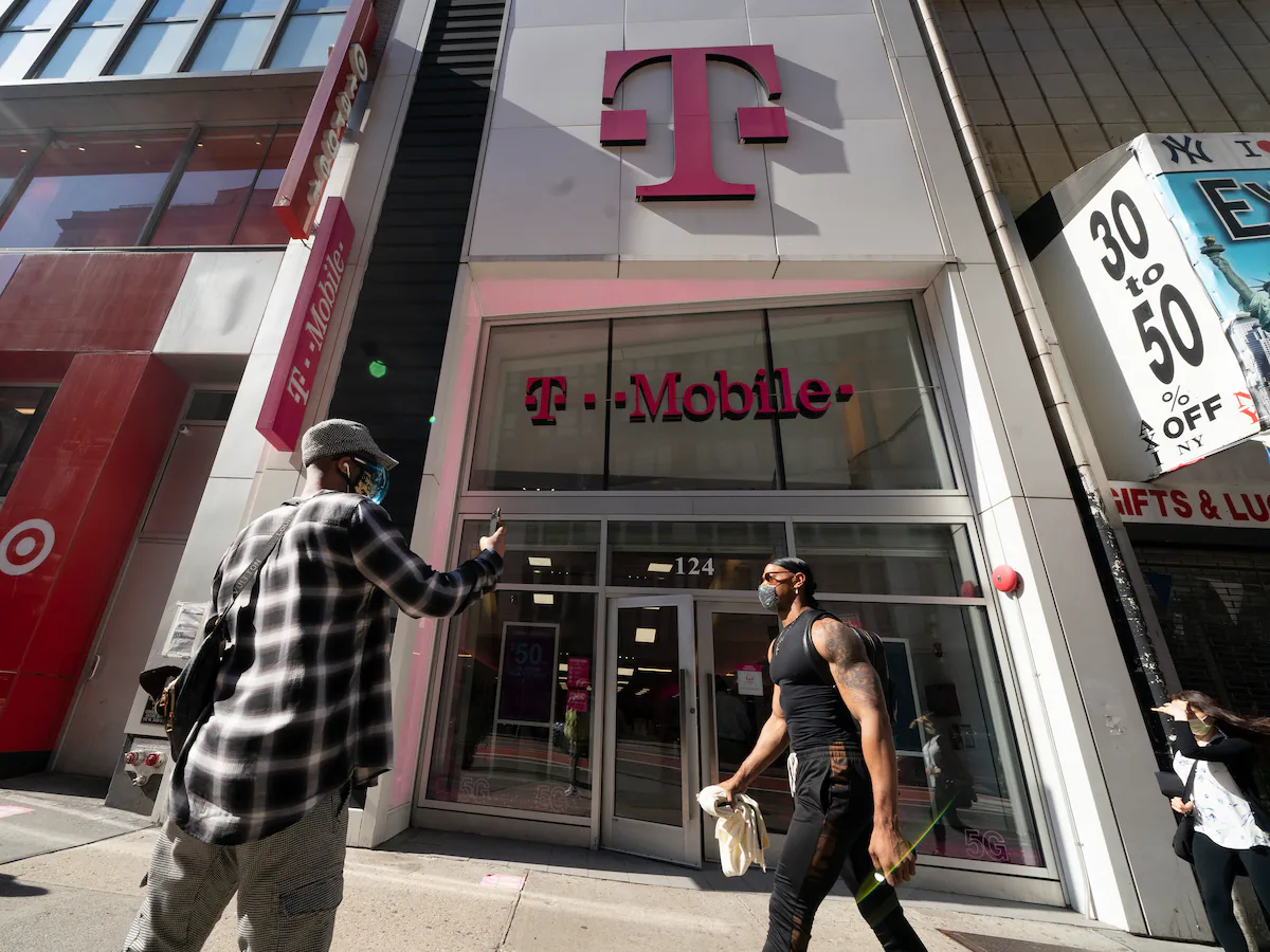 Alemania evita entrar en especulaciones sobre la fusión entre Deutsche Telekom y T-Mobile