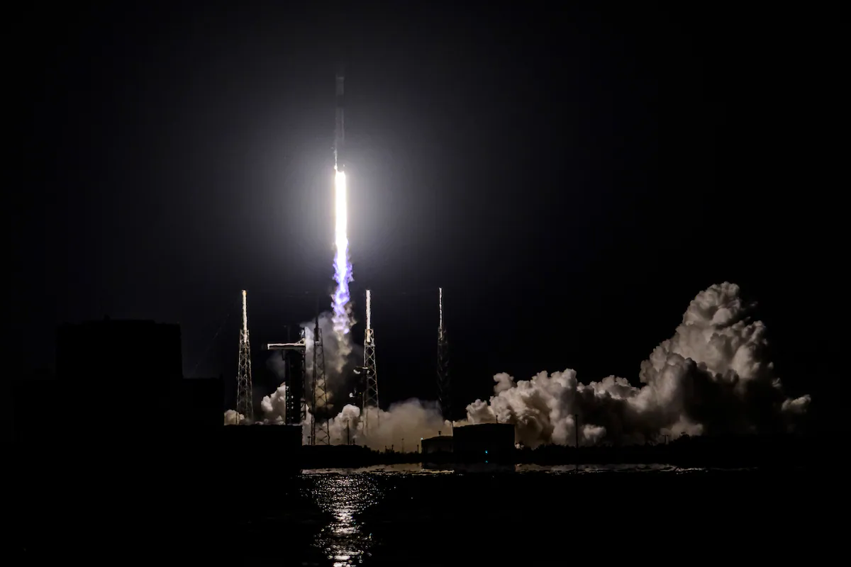 Musk impulsa el salto al parqué de SpaceX con la industria espacial en efervescencia en Bolsa