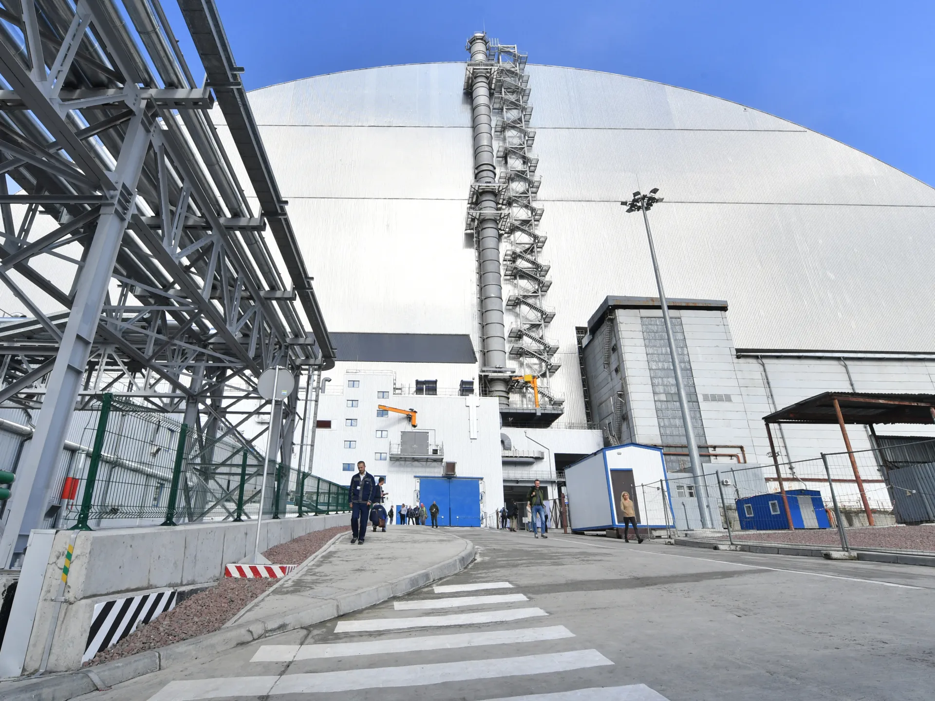 Russian drone attack damages site near Chornobyl nuclear plant