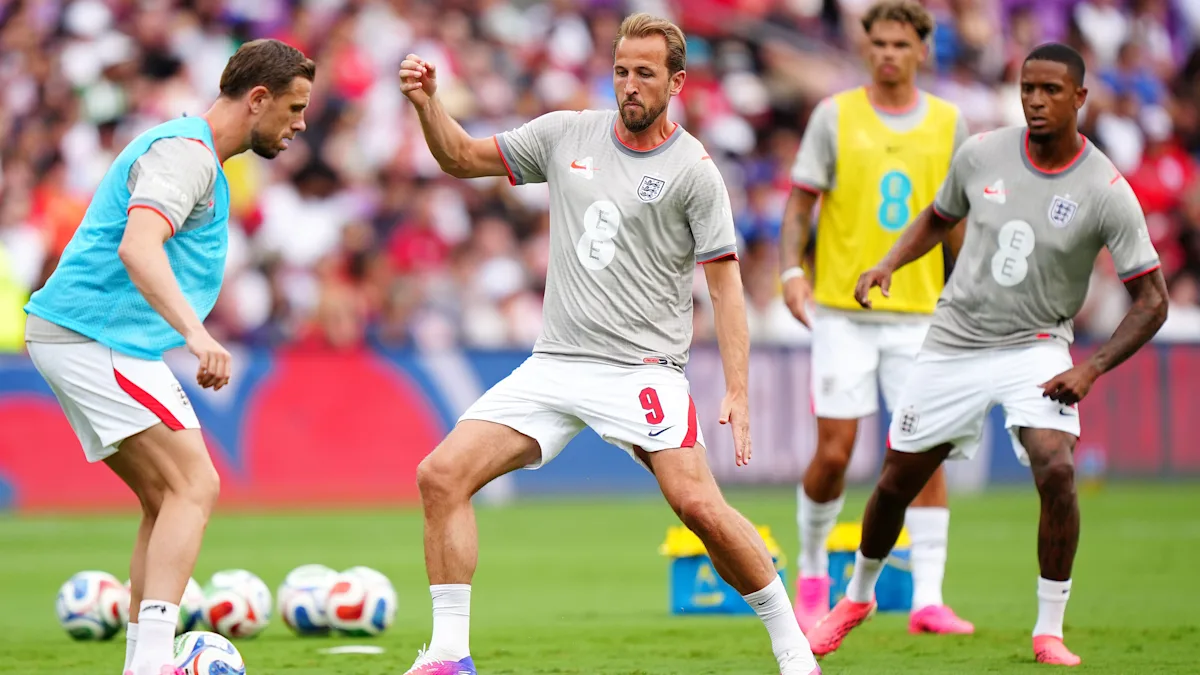 England’s final World Cup warm-up gets under way an hour late after thunderstorm
