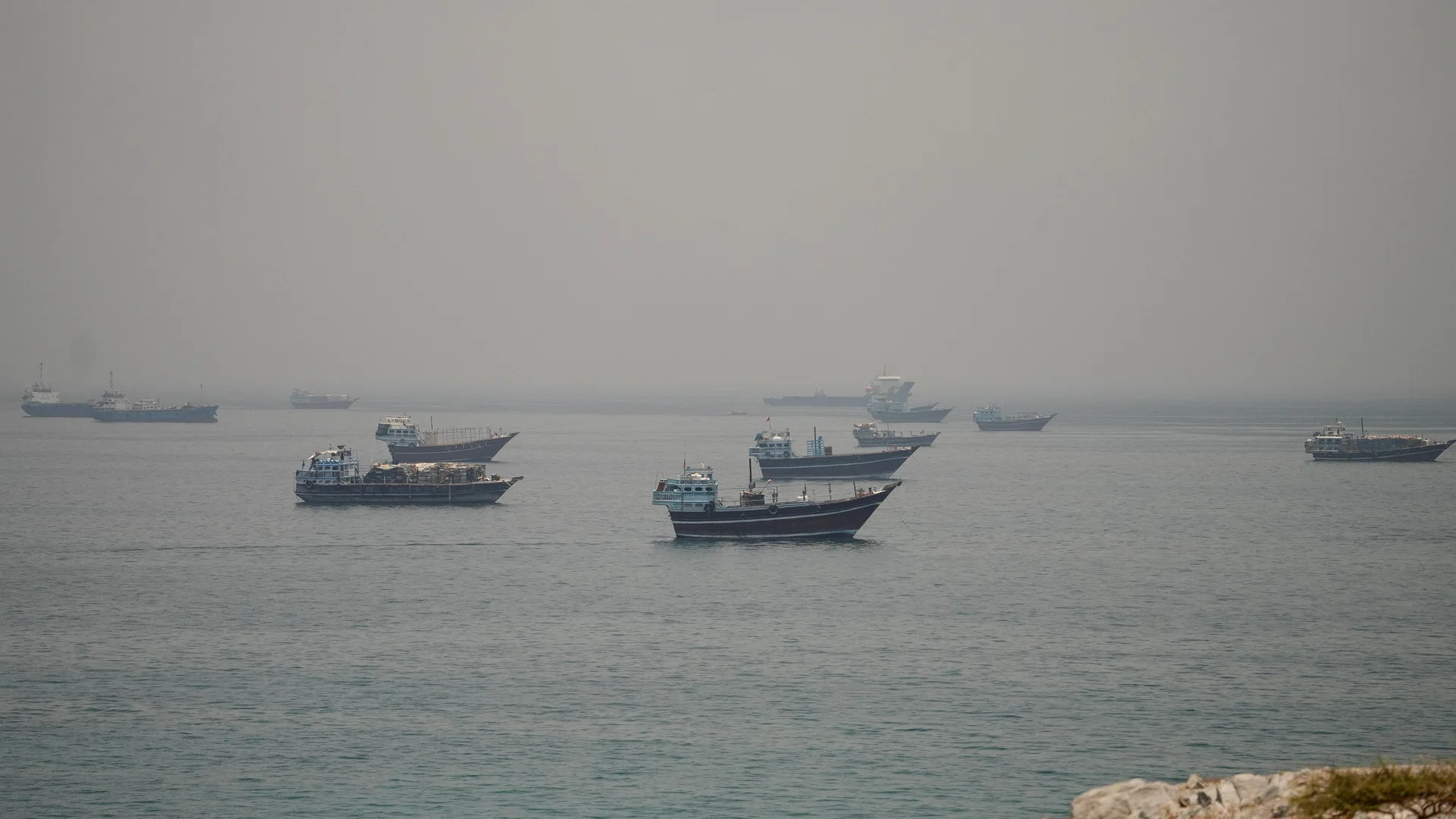 Oil slips over 4% after US, Iran reach peace deal, reopen Strait of Hormuz
