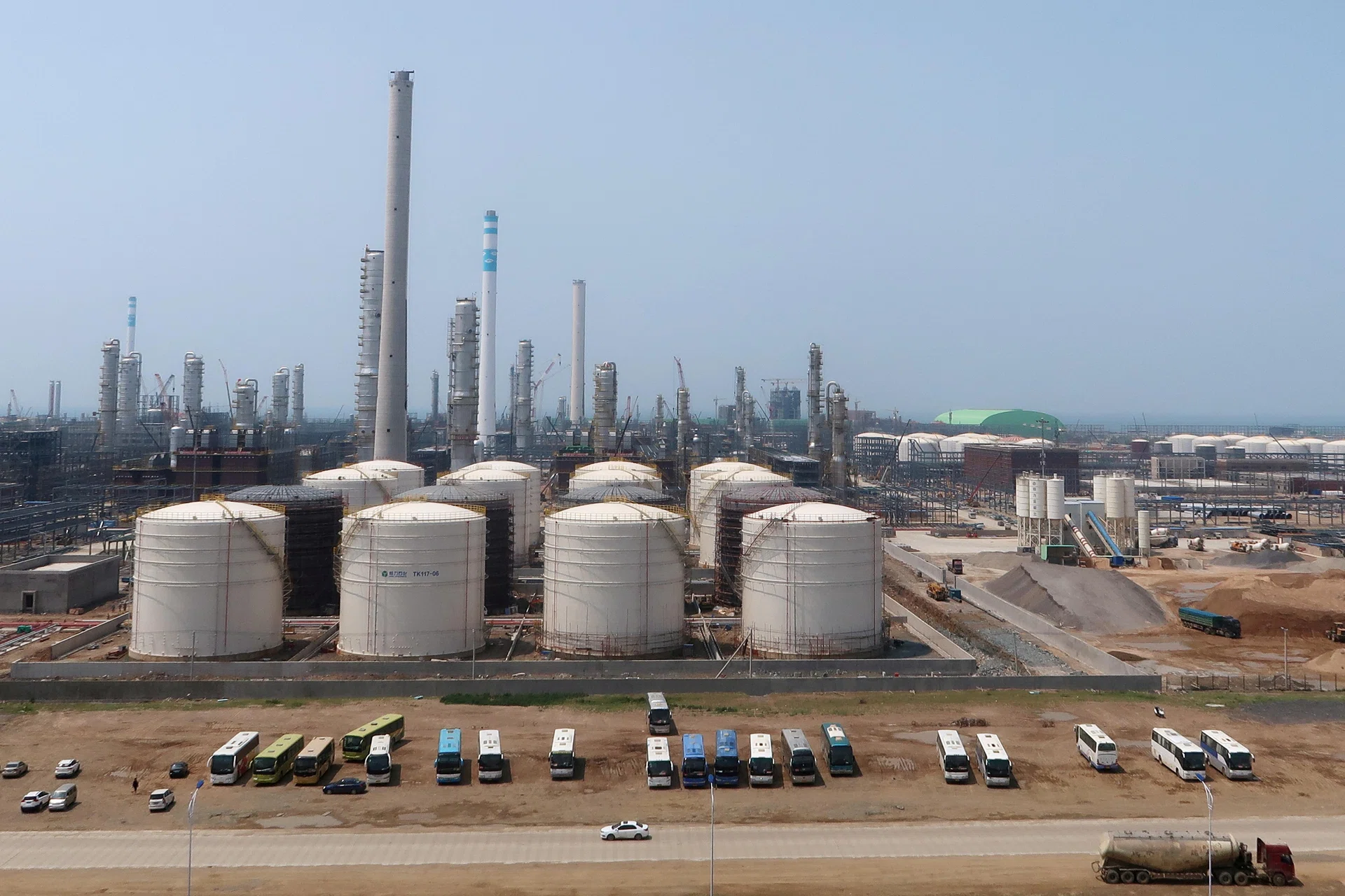 US-sanctioned Chinese refiner Hengli restructures Singapore unit