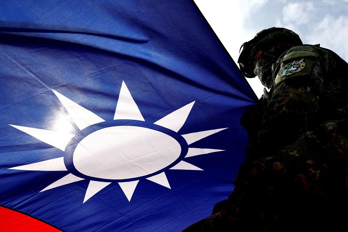Taiwan coast guard 'expels' Chinese ships from restricted waters