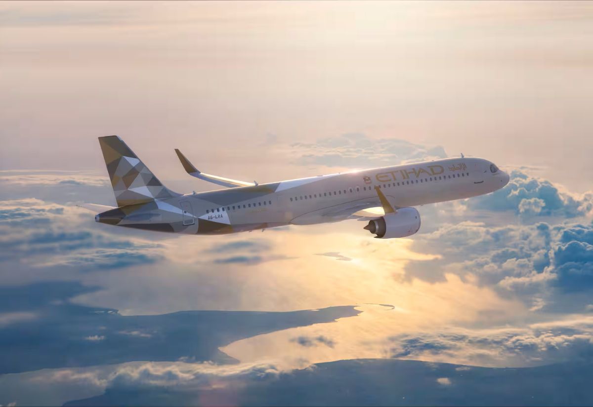 Etihad Airways orders widebody planes, sees return to pre-war capacity in June