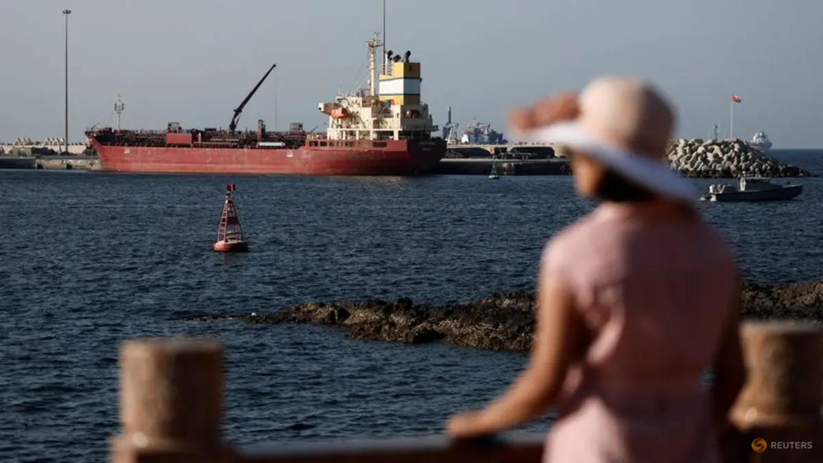 Oil falls over 6% as Trump predicts Middle East de-escalation