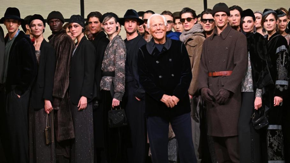 Armani, la vendita del 15% in quote uguali tra Essilux, Lvmh e L'Oreal: l’ipotesi