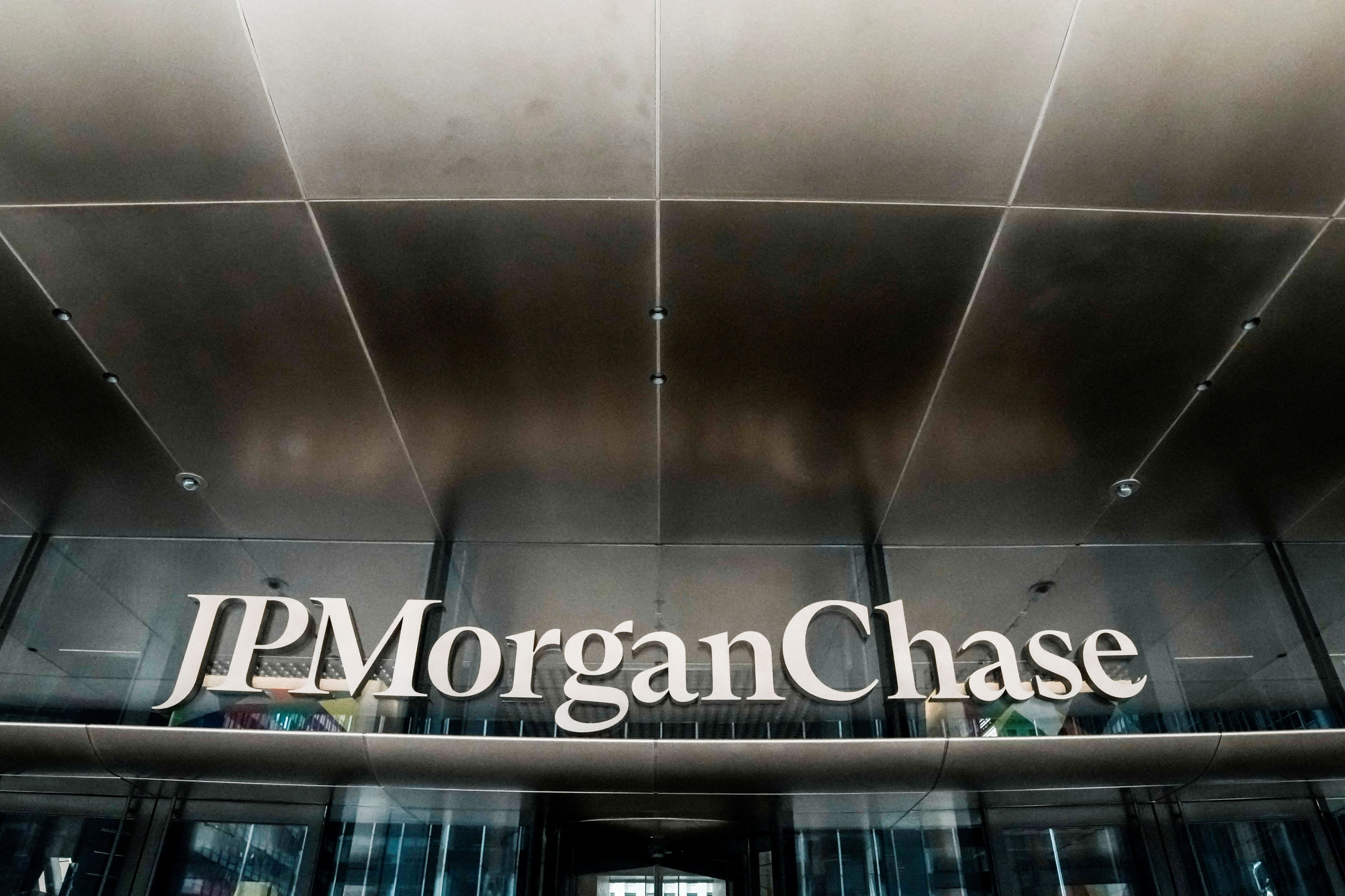 JPMorgan keeping a watchful eye on consumer health, executive says