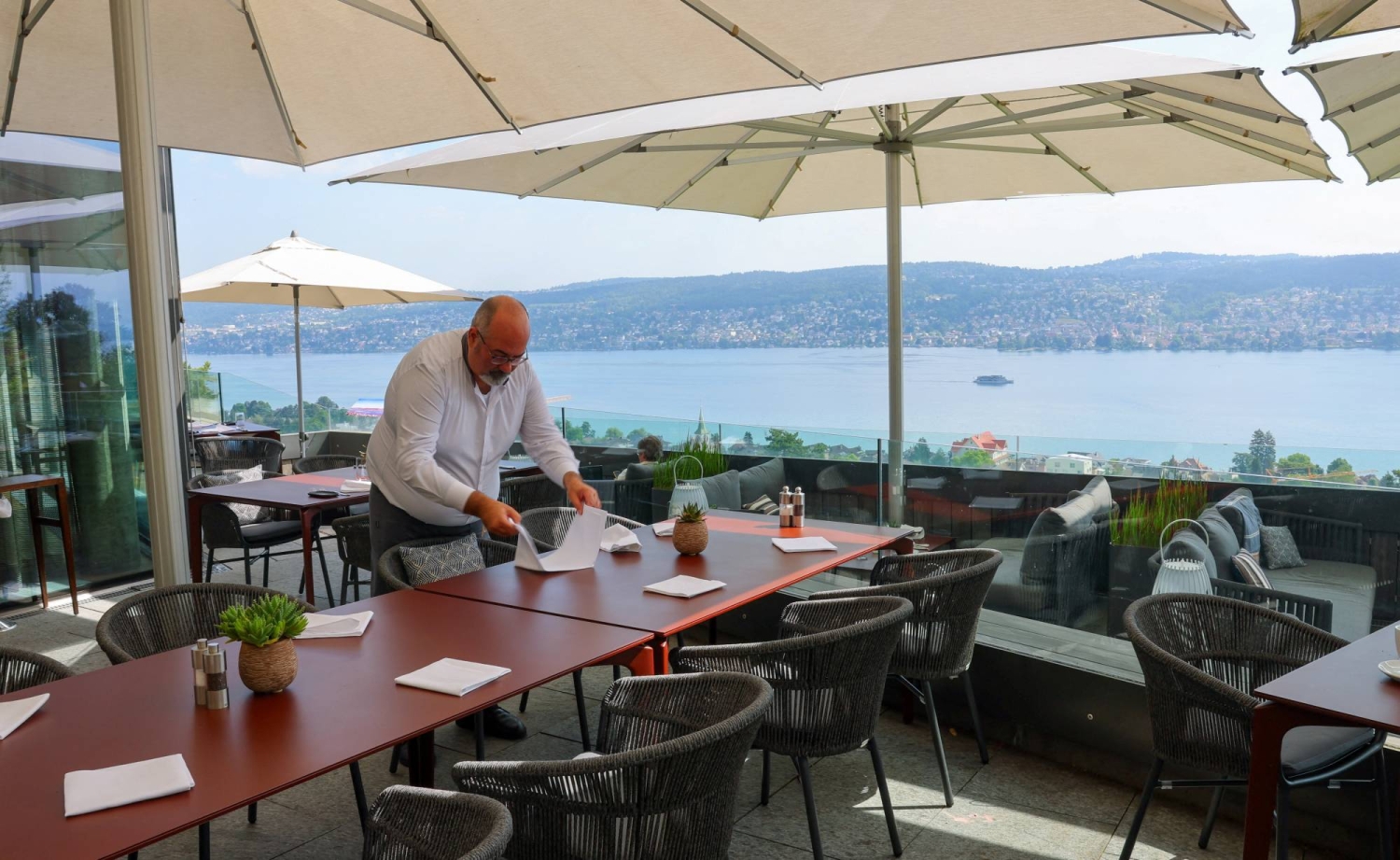 Businesses fear for economy if Swiss vote to cap population at 10 million