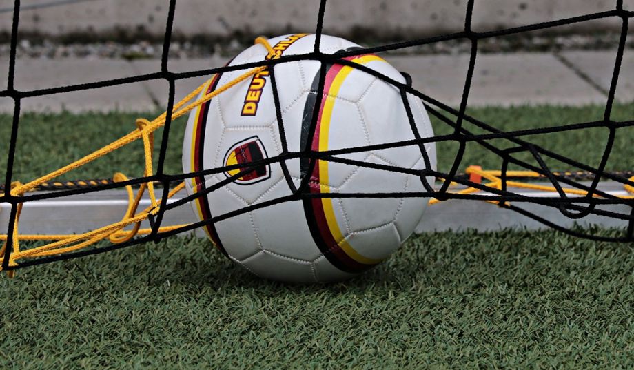 Iraq's Star Striker Aymen Hussein Detained at O'Hare Airport