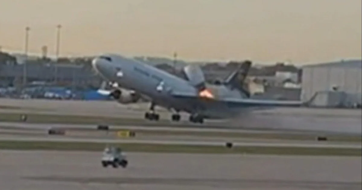 New video shows engine falling off UPS cargo plane during 2025 Louisville crash