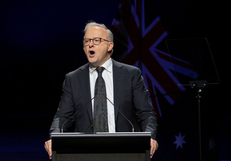 Albanese tells Australia to ‘turn the heat down’ after bomb threat