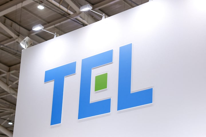 Tokyo Electron cuts executive over China links