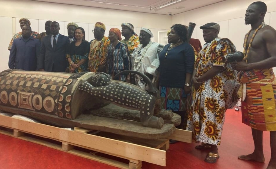 France Returns Looted 'Talking Drum' to Côte d'Ivoire