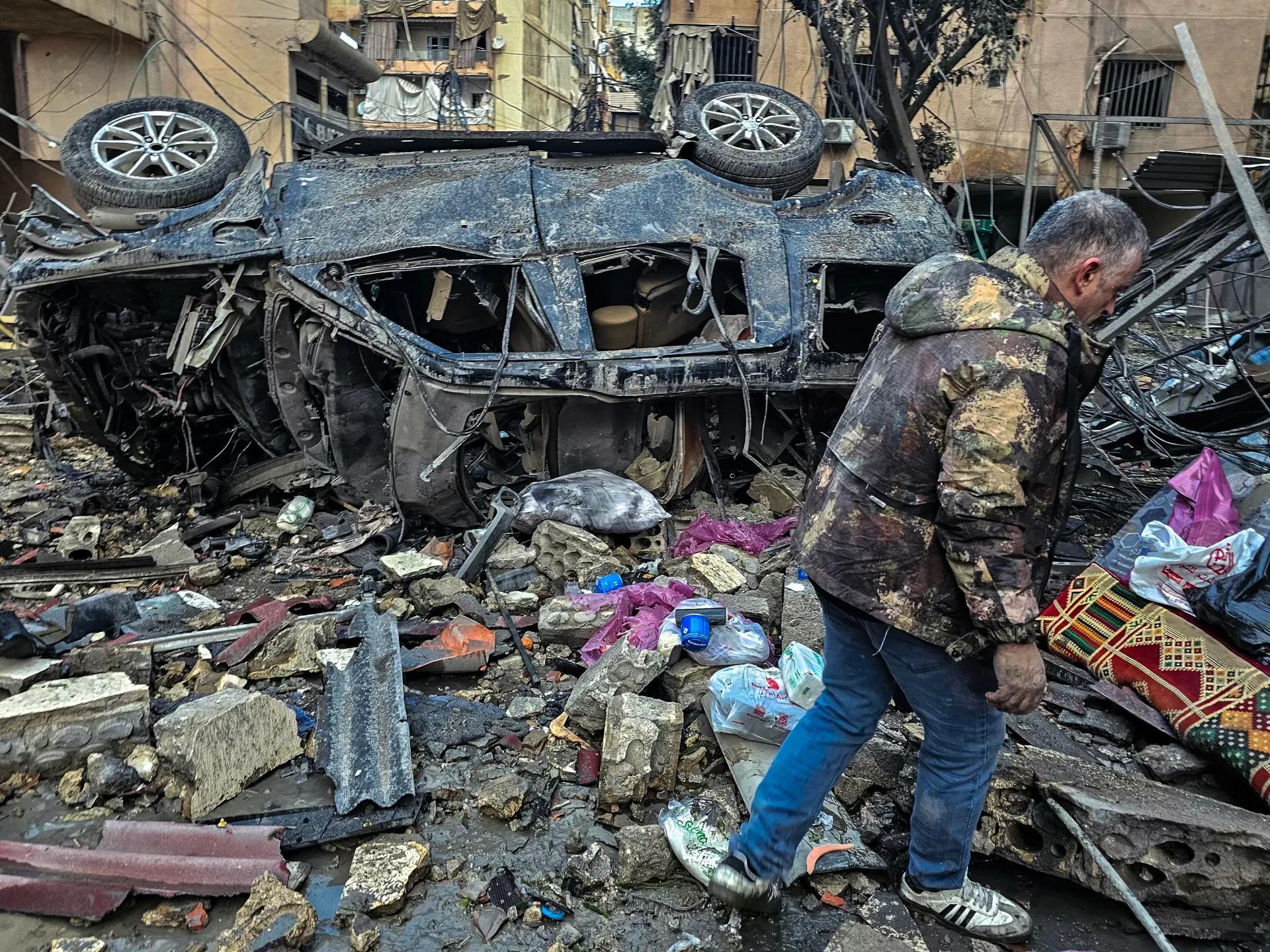 Israeli attacks hit Beirut, southern Lebanon, one million displaced