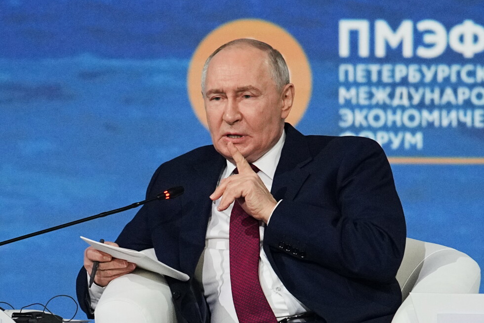 Putin rejects Zelenskyy's offer to meet, saying he sees 'no point' in it