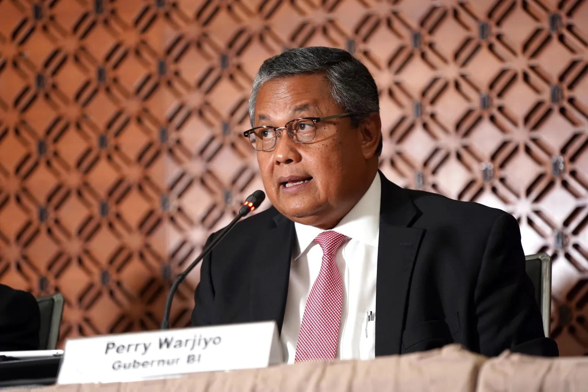 Indonesia central bank delivers hefty interest rate rise as it looks to stem battered rupiah's fall