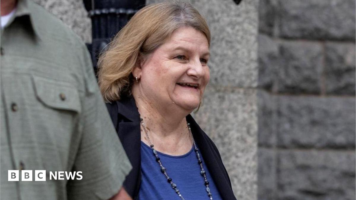 Ex-US judge spared from prison for helping migrant evade federal agents