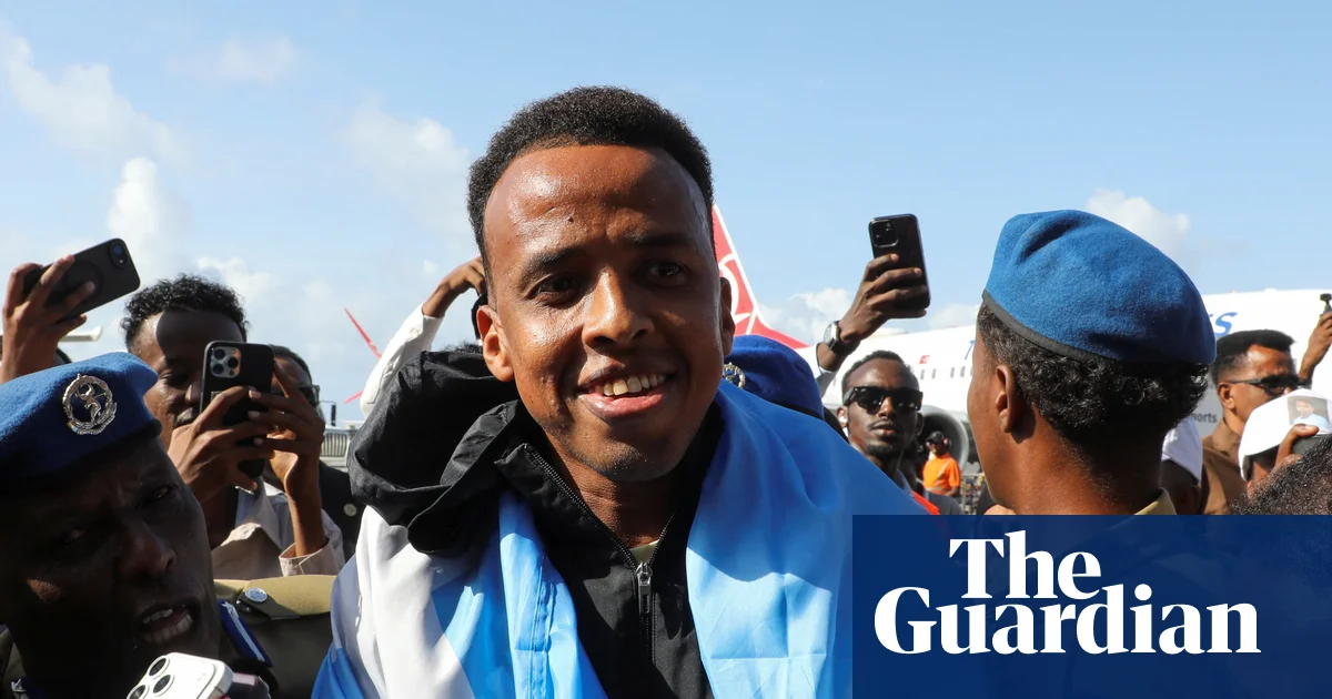 Referee Omar Artan given hero’s welcome in Somalia after US entry blocked