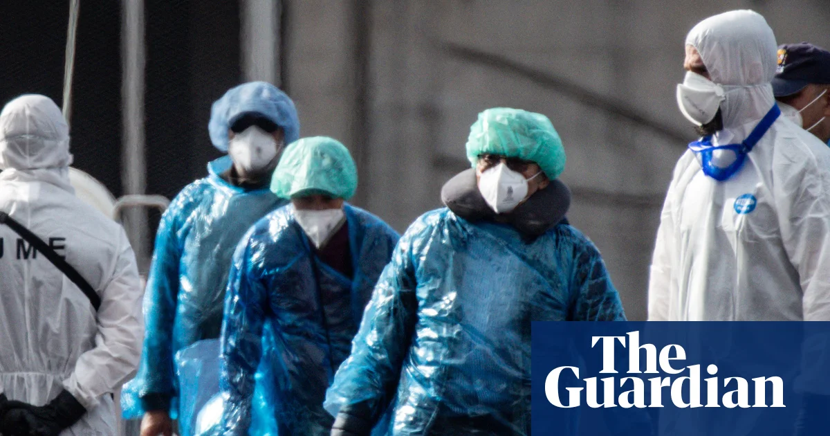 Cruise ship hit by hantavirus arrives in Tenerife to evacuate passengers