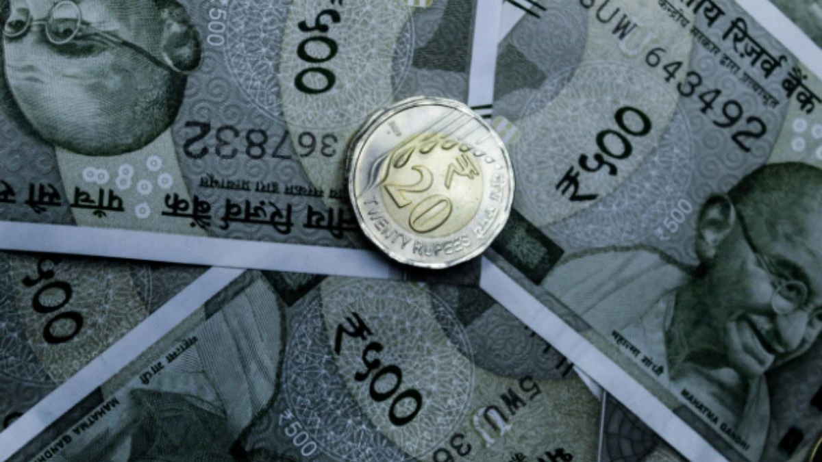 Rupee stabilises after new low, but oil’s mood swings threaten calm