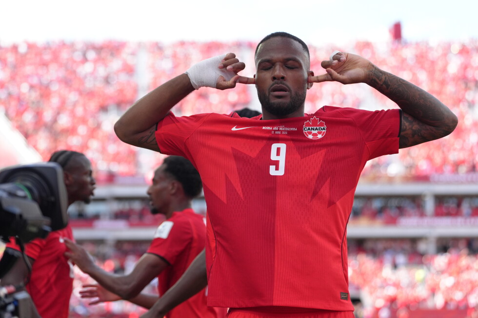 Larin scores in 78th minute to rally Canada to 1-1 draw with Bosnia-Herzegovina in World Cup opener