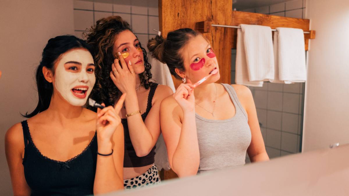 Cosmeticorexia, la peligrosa obsesión por una piel perfecta que siguen los adolescentes