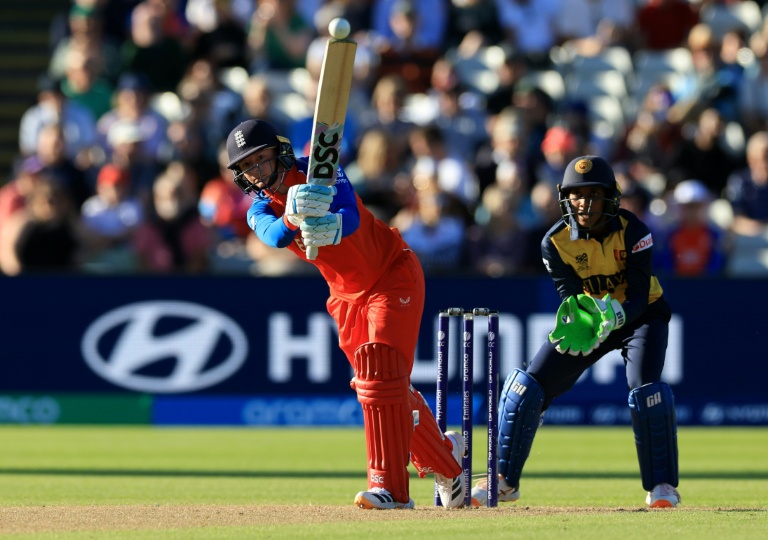 Wyatt-Hodge inspires England rout of Sri Lanka in Women's T20 World Cup opener