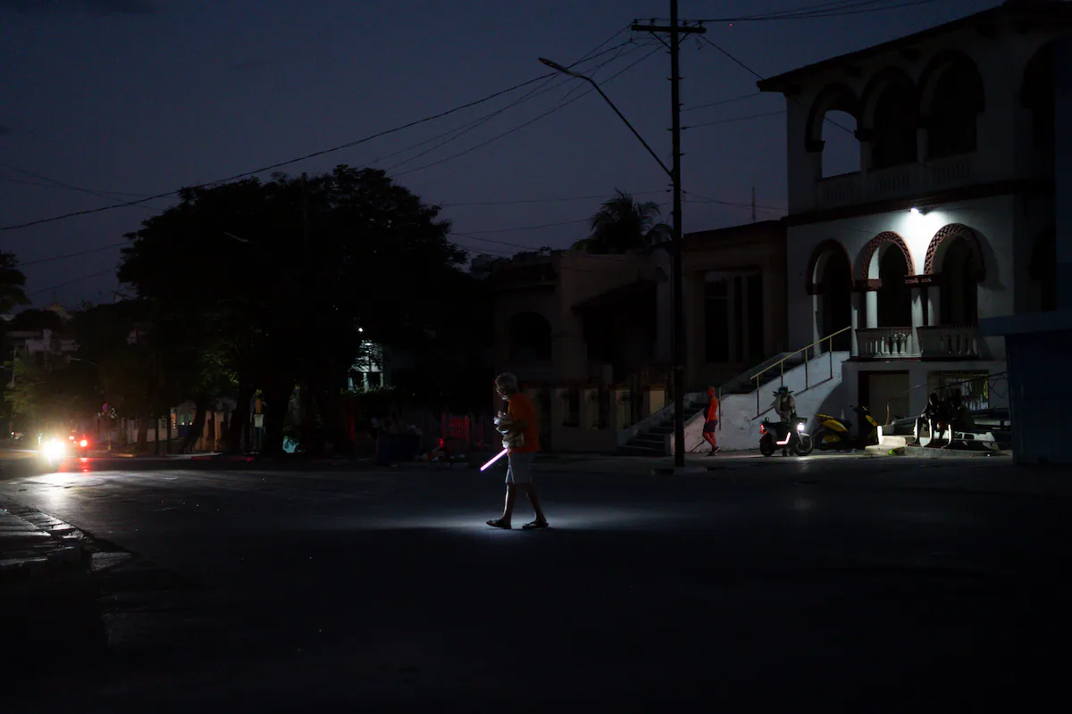 Cuba se queda sin luz por el colapso del 100% de su sistema eléctrico
