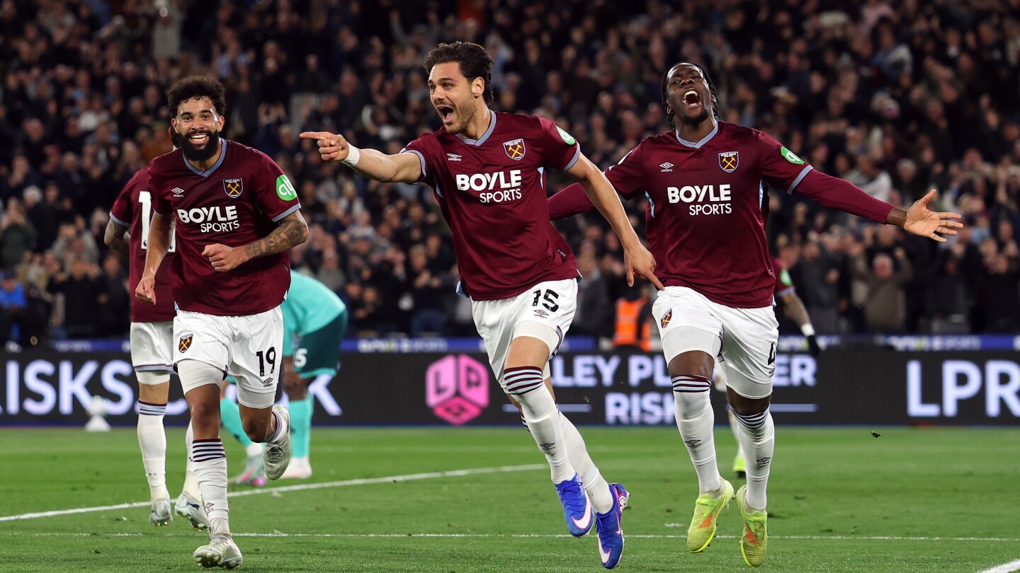 West Ham 4-0 Wolves: Second-half burst powers Irons out of the bottom three