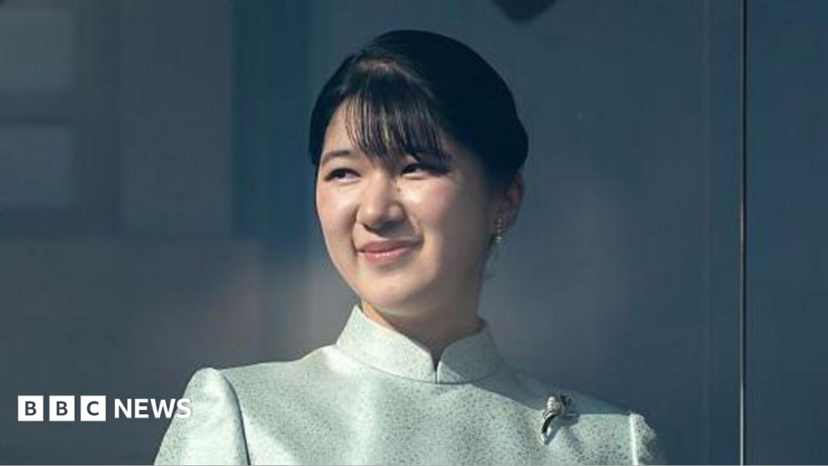 Japan relaxes royal succession rules - but ban on female emperors remains