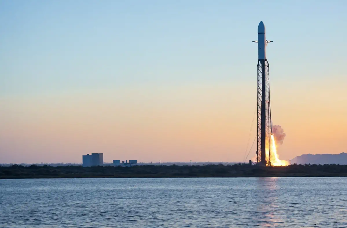 ROI-Red-hot SpaceX IPO may burn retail buyers: McGeever