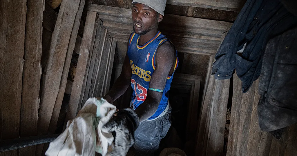 DR Congo mine landslide death toll tops 200: government