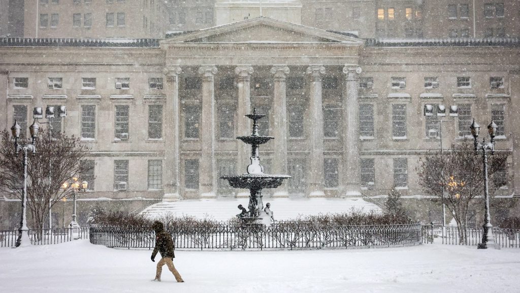LIVE: Monster Blizzard Slams East Coast, Leaving Half a Million Without Power