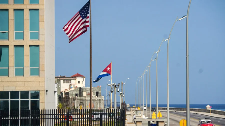 US Offers 'New Relationship' to Cuban People