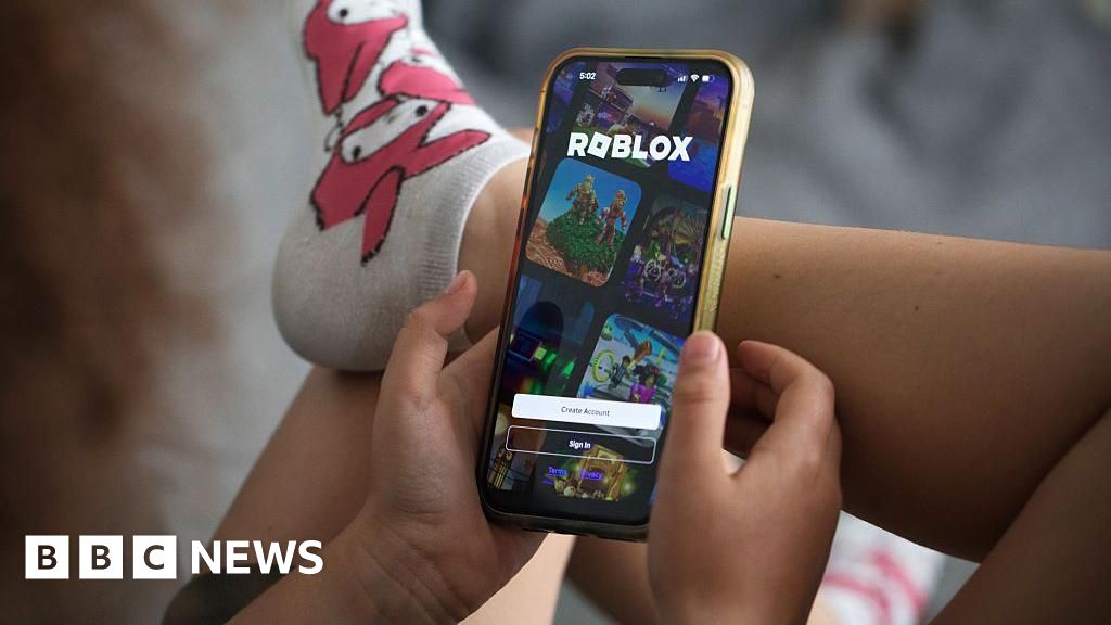Parents should monitor children '24/7' on Roblox, says developer