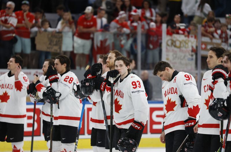 Ice hockey-Norway stun Canada to win sensational bronze at world championship