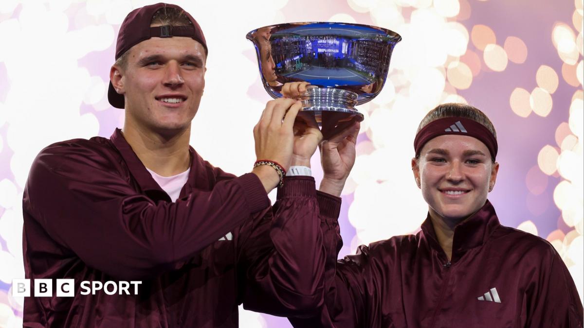 Mensik & Muchova win US Open mixed doubles title