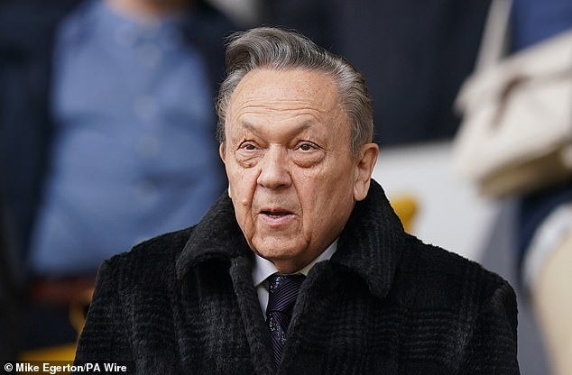 Acusaciones históricas y una investigación de la FA revelan que David Sullivan tiene prohibido asistir a los partidos femeninos y de la academia del West Ham United a partir de 2023