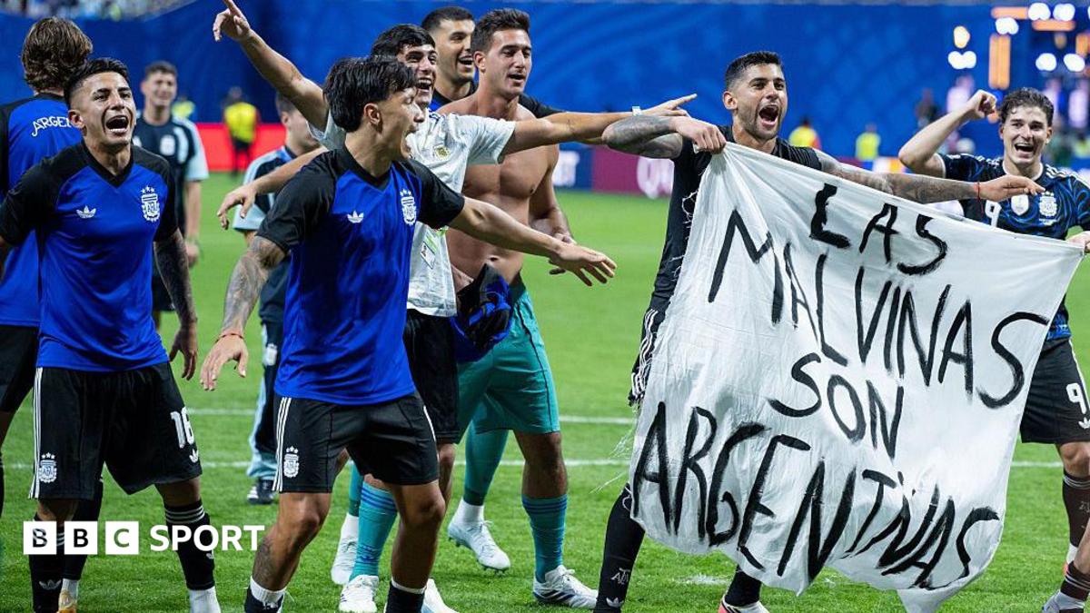 Fifa 'assessing reports' over Falklands banner