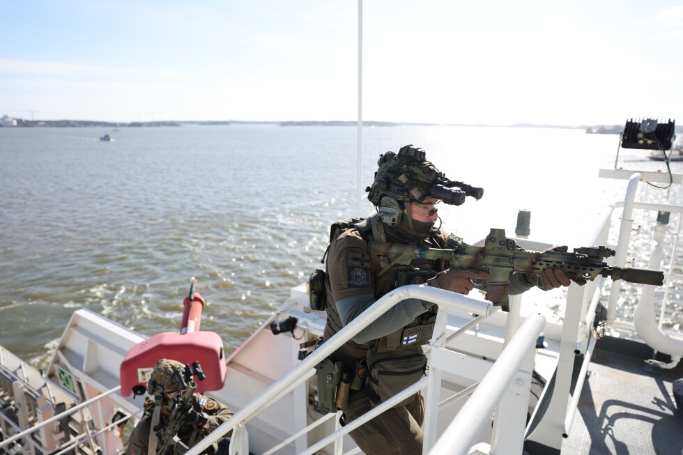 Zelenskyy visits Saudi Arabia as Ukraine provides expertise against Iranian drones